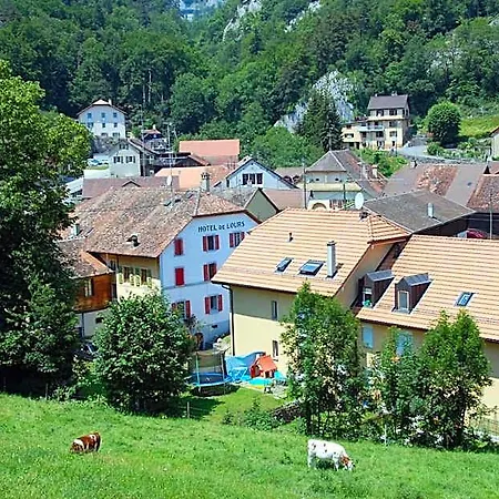 De L'ours Estalagem