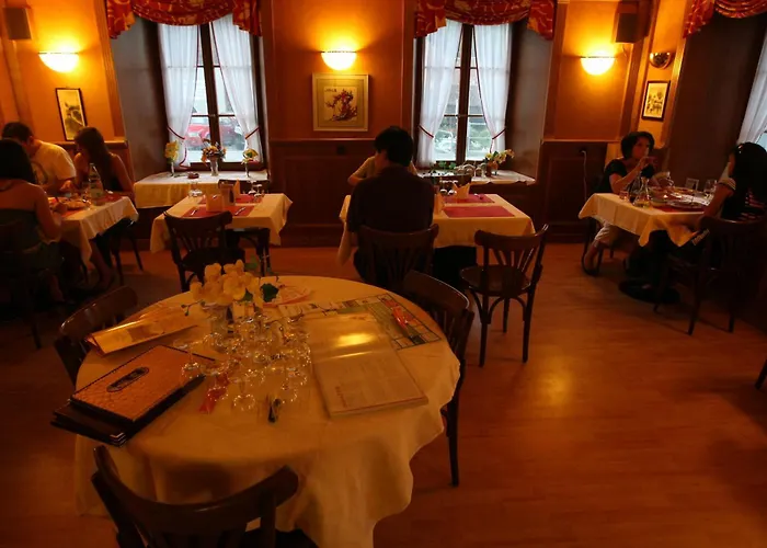 بيت ريفي De L'ours 3*