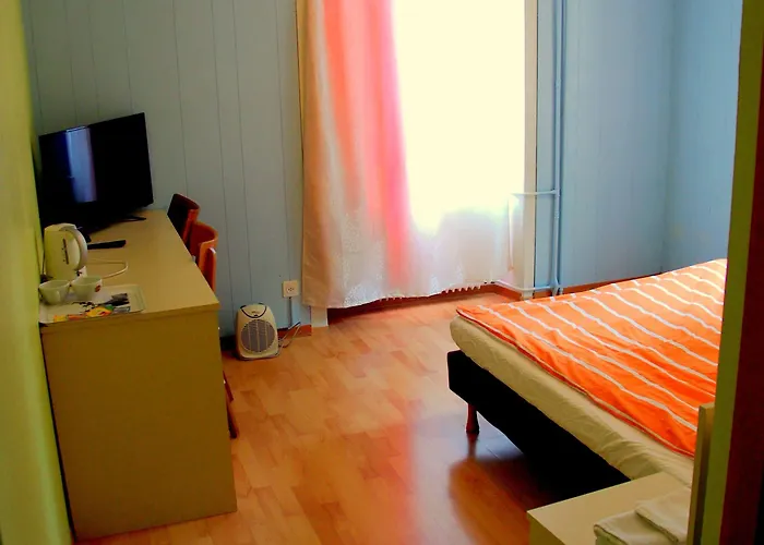 De L'ours Han/Misafirhane Vuiteboeuf