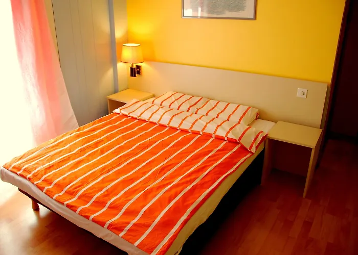 Han/Misafirhane De L'ours Vuiteboeuf