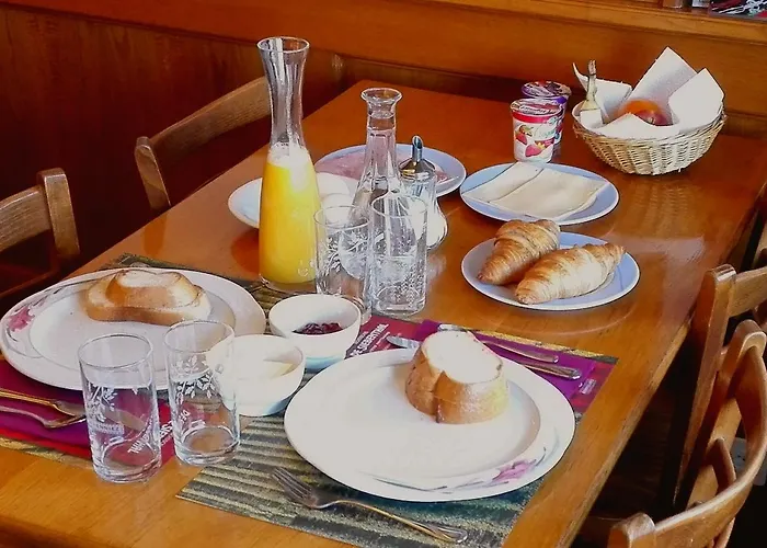 بيت ريفي De L'ours 3*